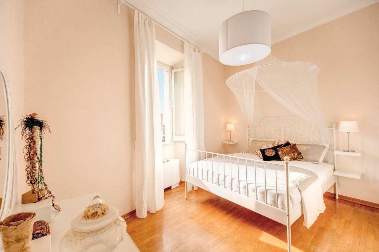 Elegant Apartment Behind The Colosseum Rome Ruang foto